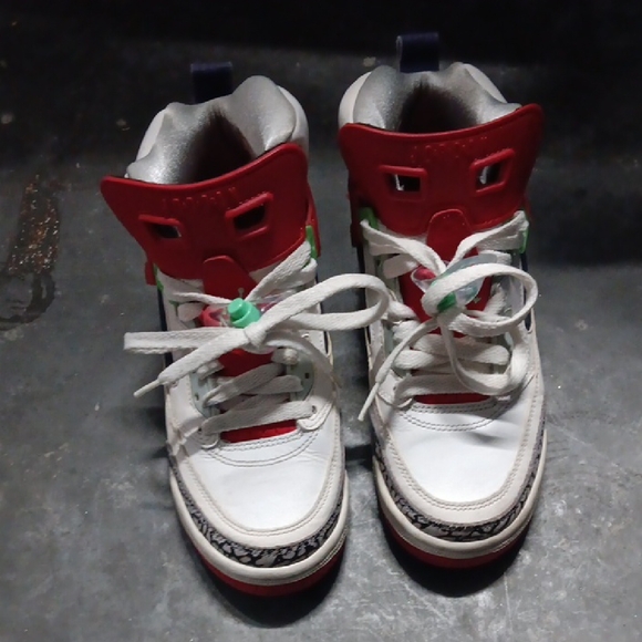 Nike Air Jordan Multicolor Kids Sneakers - Picture 2 of 3